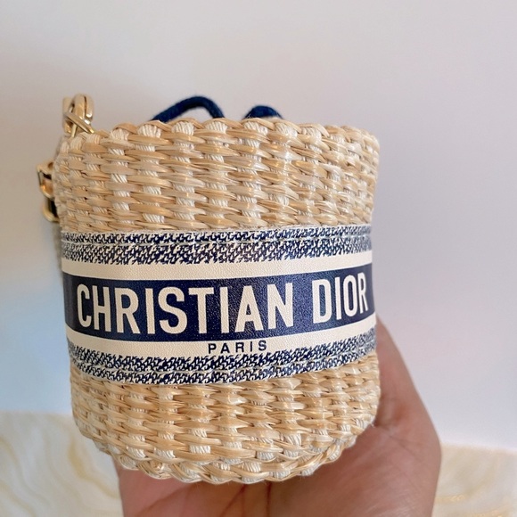 Sold✨ Authentic Christian Dior Mini Straw Bucket Bag - Picture 11 of 16